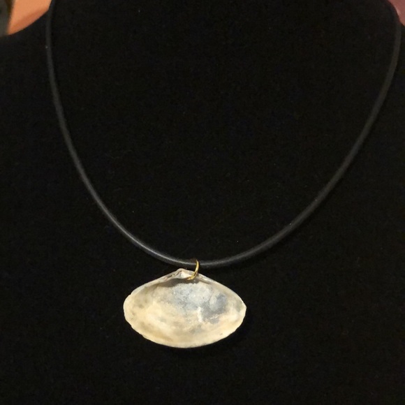 Reversible shell choker- real boho beach shell necklace. Made with love 💕 - Picture 3 of 4